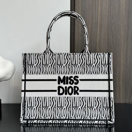 chr1st1an D10r shopping bags